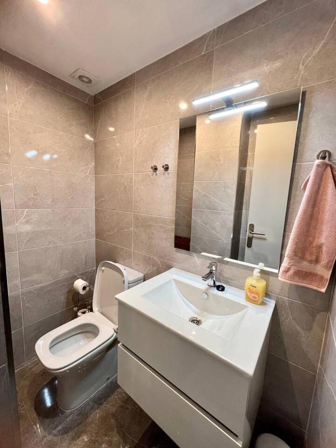 Amplio Apartamento Tranquilo Cerca De La Playa Roses Eksteriør bilde
